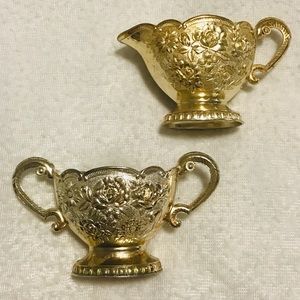 Set of 2 VINTAGE sugar and creamer gold design